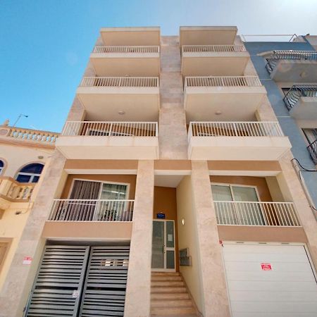 Modern Seaside 2 Bedroom Penthouse With Sea Views St. Paul's Bay Buitenkant foto