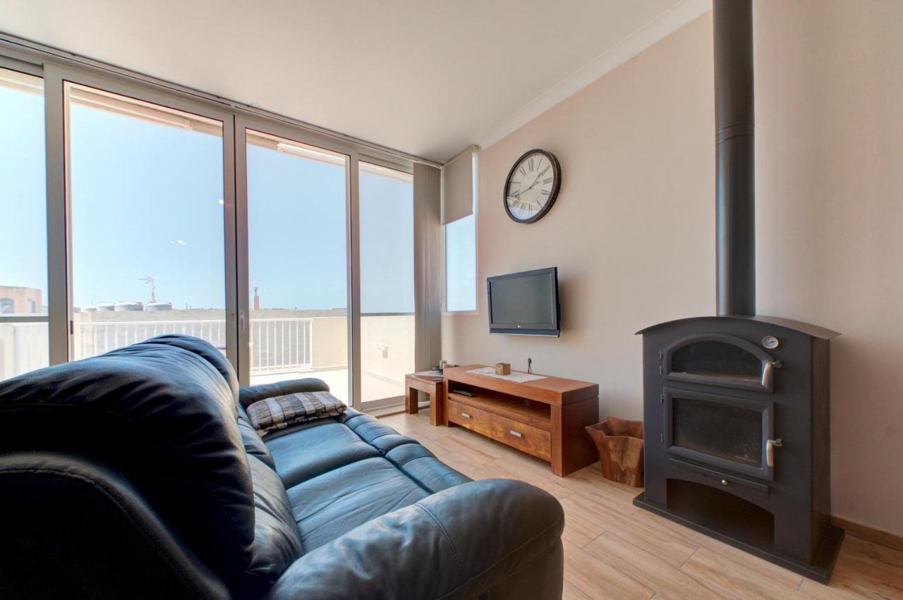 Modern Seaside 2 Bedroom Penthouse With Sea Views St. Paul's Bay Buitenkant foto