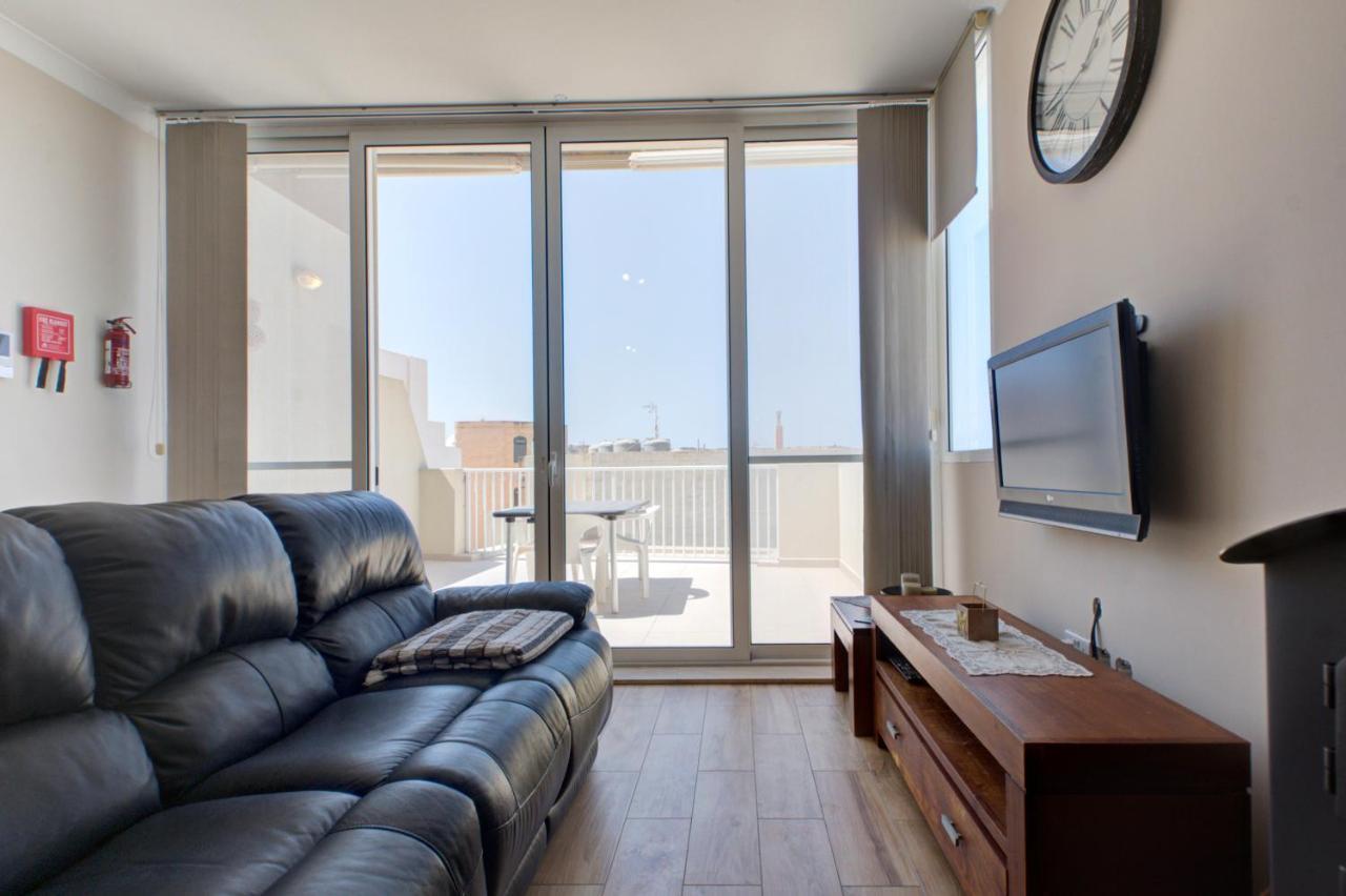 Modern Seaside 2 Bedroom Penthouse With Sea Views St. Paul's Bay Buitenkant foto