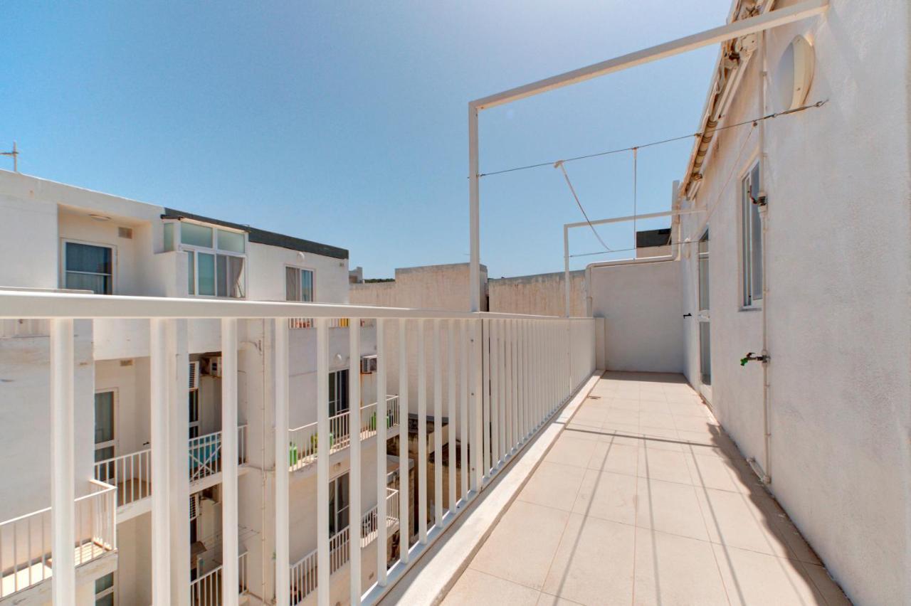 Modern Seaside 2 Bedroom Penthouse With Sea Views St. Paul's Bay Buitenkant foto