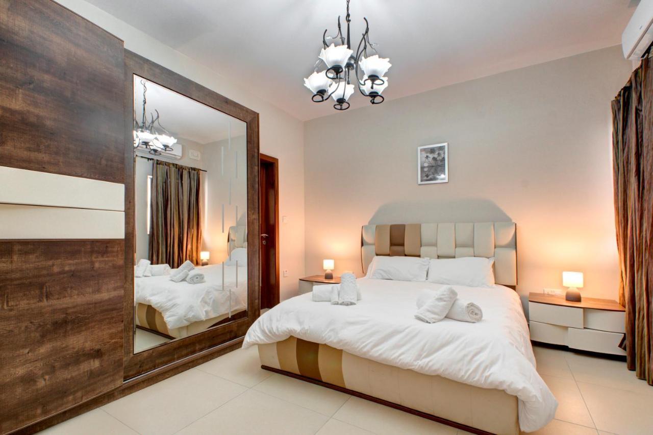 Modern Seaside 2 Bedroom Penthouse With Sea Views St. Paul's Bay Buitenkant foto